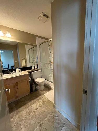 4307-5605 Henwood Street Sw, Calgary, AB - Indoor Photo Showing Bathroom