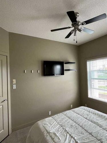 4307-5605 Henwood Street Sw, Calgary, AB - Indoor Photo Showing Bedroom