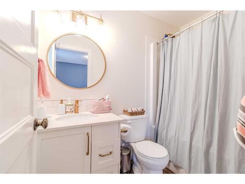 56 Golden Crescent, Red Deer, AB - Indoor Photo Showing Bathroom