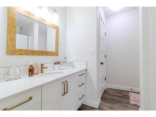 56 Golden Crescent, Red Deer, AB - Indoor Photo Showing Bathroom