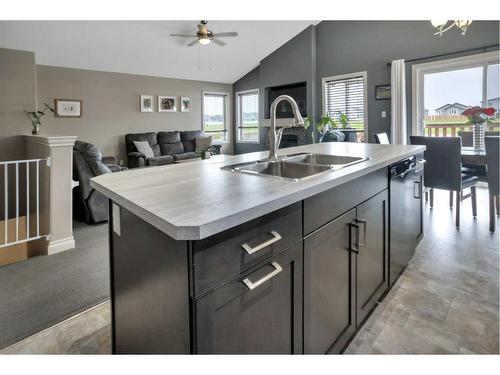 4280 Westbrooke Road, Blackfalds, AB - Indoor Photo Showing Kitchen With Double Sink