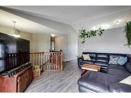 127 Landry Bend, Red Deer, AB - Indoor Photo Showing Living Room