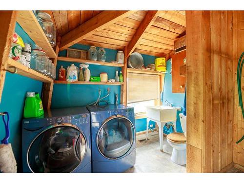 19 Taylor, Tees, AB - Indoor Photo Showing Laundry Room