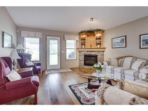 471 Jenkins Drive, Red Deer, AB - Indoor Photo Showing Living Room With Fireplace