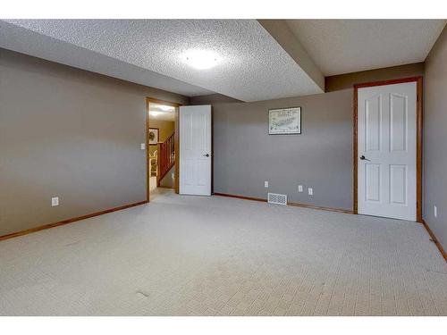 471 Jenkins Drive, Red Deer, AB - Indoor Photo Showing Other Room