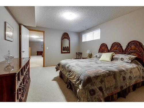 471 Jenkins Drive, Red Deer, AB - Indoor Photo Showing Bedroom