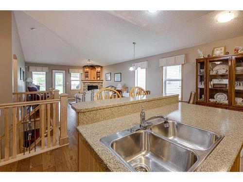 471 Jenkins Drive, Red Deer, AB - Indoor Photo Showing Kitchen With Double Sink
