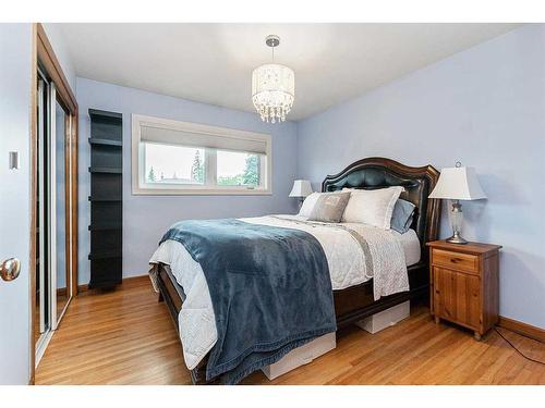 4717 43 Avenue, Red Deer, AB - Indoor Photo Showing Bedroom