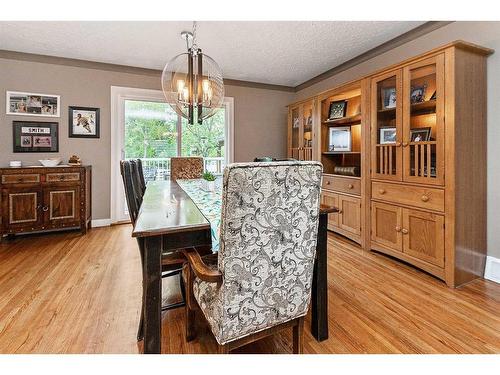 4717 43 Avenue, Red Deer, AB - Indoor Photo Showing Dining Room