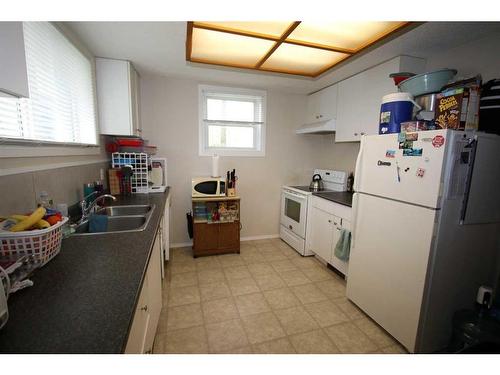 5512 35 Street, Red Deer, AB - Indoor Photo Showing Kitchen With Double Sink