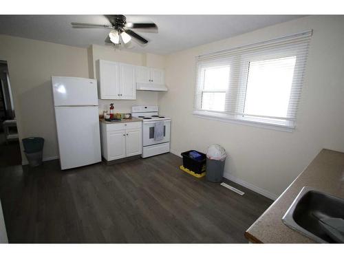 5512 35 Street, Red Deer, AB - Indoor Photo Showing Kitchen