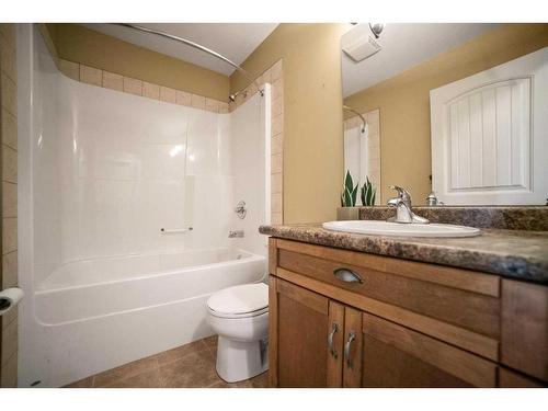 4002 68 Street, Stettler, AB - Indoor Photo Showing Bathroom