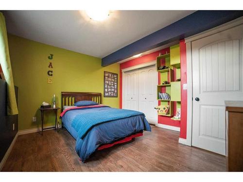 4002 68 Street, Stettler, AB - Indoor Photo Showing Bedroom