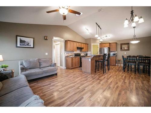 4002 68 Street, Stettler, AB - Indoor