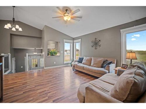 4002 68 Street, Stettler, AB - Indoor Photo Showing Living Room