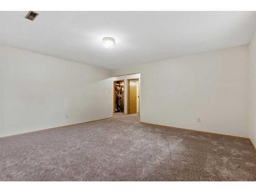 33 Mackenzie Drive, Sedgewick, AB - Indoor Photo Showing Other Room