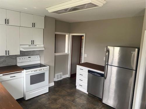 21168B 470 Township, Rural Camrose County, AB - Indoor Photo Showing Kitchen