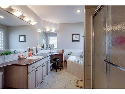 76 Ammeter Close, Red Deer, AB - Indoor Photo Showing Bathroom