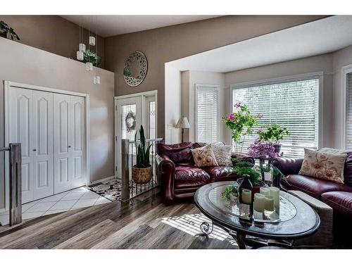 76 Ammeter Close, Red Deer, AB - Indoor Photo Showing Living Room