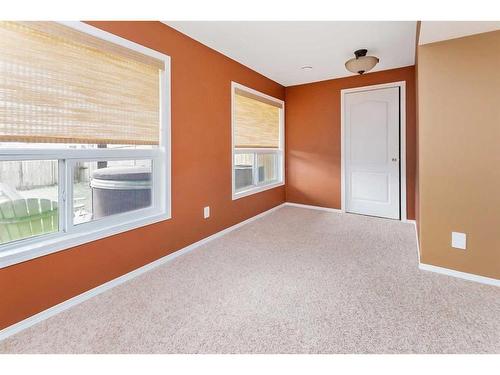 16 Arnold Close, Red Deer, AB - Indoor Photo Showing Other Room