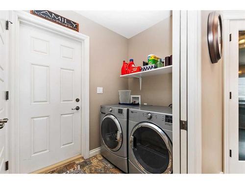 149 Sutherland Close, Red Deer, AB - Indoor Photo Showing Laundry Room