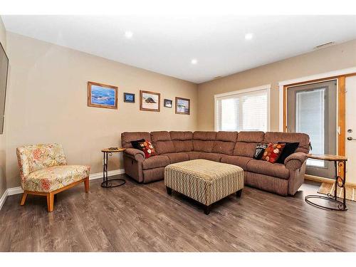 149 Sutherland Close, Red Deer, AB - Indoor Photo Showing Living Room