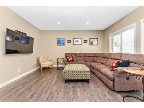 149 Sutherland Close, Red Deer, AB - Indoor Photo Showing Living Room