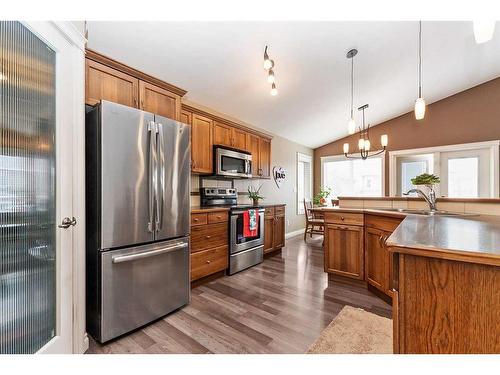 149 Sutherland Close, Red Deer, AB - Indoor Photo Showing Kitchen With Double Sink