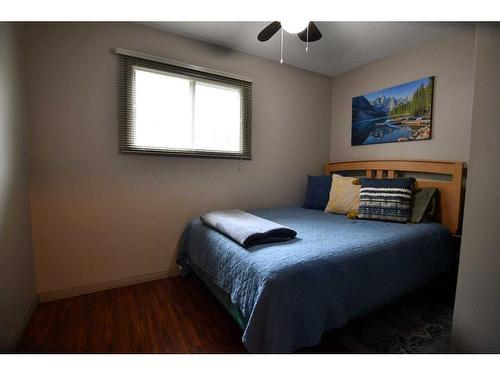 38 Parkland Avenue, Parkland Beach, AB - Indoor Photo Showing Bedroom