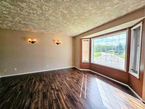 1209 12 Street Se, Slave Lake, AB - Indoor Photo Showing Other Room