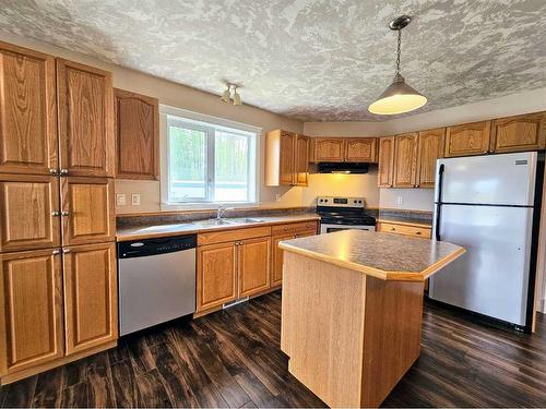 1209 12 Street Se, Slave Lake, AB - Indoor Photo Showing Kitchen With Stainless Steel Kitchen With Double Sink