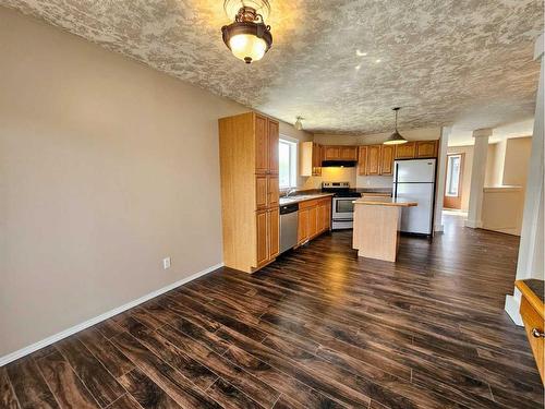 1209 12 Street Se, Slave Lake, AB - Indoor Photo Showing Kitchen