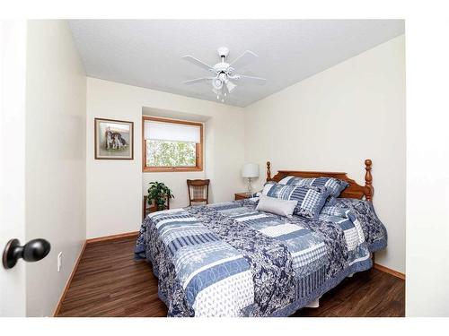 44-27264 Township Road 392, Rural Red Deer County, AB - Indoor Photo Showing Bedroom