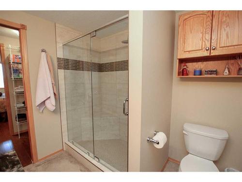 211-5300 48 Street, Red Deer, AB - Indoor Photo Showing Bathroom