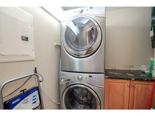 211-5300 48 Street, Red Deer, AB - Indoor Photo Showing Laundry Room