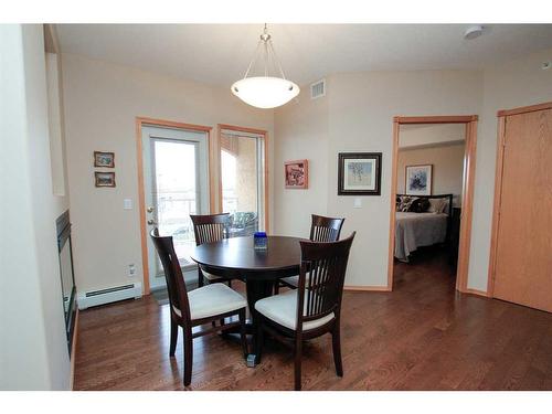 211-5300 48 Street, Red Deer, AB - Indoor Photo Showing Dining Room