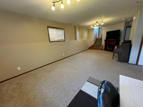 372 Lancaster Drive, Red Deer, AB - Indoor Photo Showing Other Room