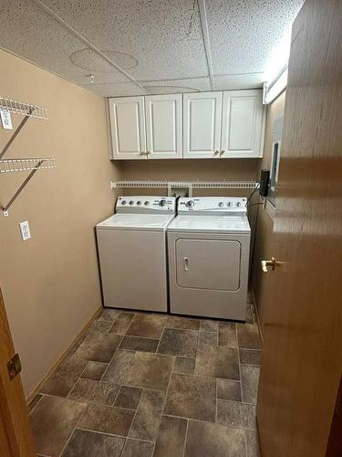 212-4805 45 Street, Red Deer, AB - Indoor Photo Showing Laundry Room