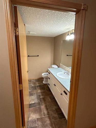 212-4805 45 Street, Red Deer, AB - Indoor Photo Showing Bathroom