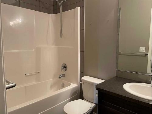 3 Concord Rise, Sylvan Lake, AB - Indoor Photo Showing Bathroom