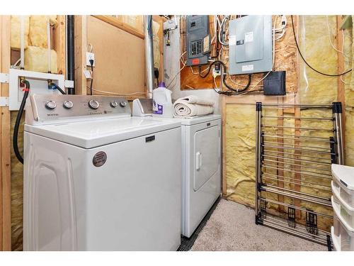 15 Sydney Close, Red Deer, AB - Indoor Photo Showing Laundry Room