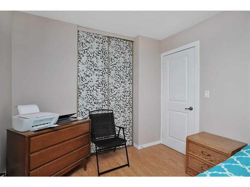 205-25 Robinson Avenue, Penhold, AB - Indoor Photo Showing Other Room