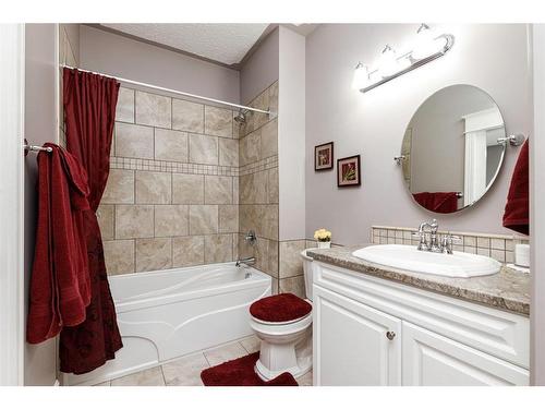 21 Rosedale Avenue, Rural Lacombe County, AB - Indoor Photo Showing Bathroom