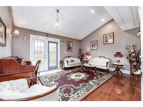 21 Rosedale Avenue, Rural Lacombe County, AB - Indoor Photo Showing Living Room