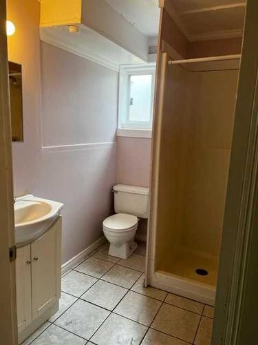 3715 50 Street, Red Deer, AB - Indoor Photo Showing Bathroom