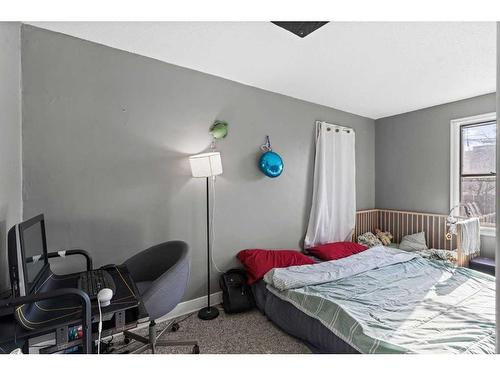 4808 49 Street, Camrose, AB - Indoor Photo Showing Bedroom