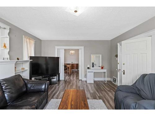 4808 49 Street, Camrose, AB - Indoor Photo Showing Living Room