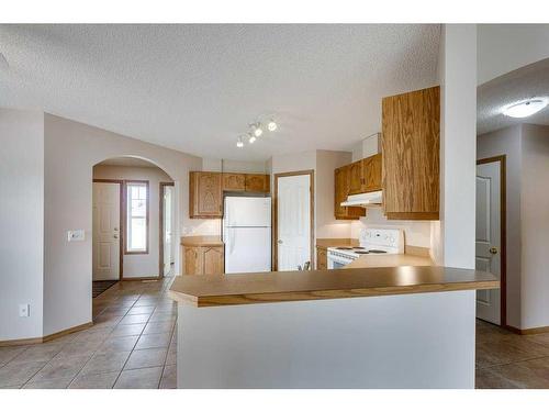 103 Jenkins Drive, Red Deer, AB - Indoor Photo Showing Kitchen