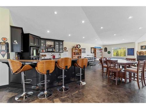 4300 Memorial Trail, Sylvan Lake, AB - Indoor Photo Showing Dining Room