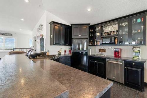 4300 Memorial Trail, Sylvan Lake, AB - Indoor Photo Showing Kitchen With Double Sink With Upgraded Kitchen